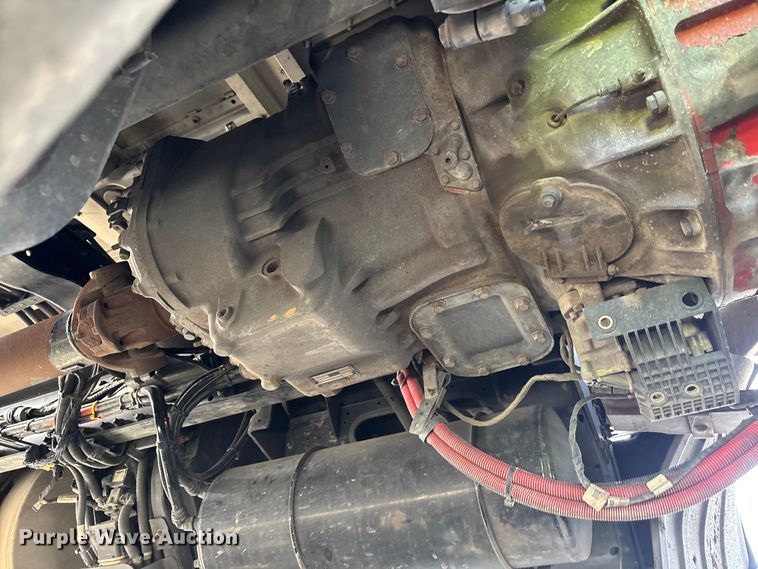image for item YA1845 2020 Kenworth T680 semi truck