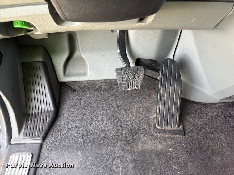 image for item YA1845 2020 Kenworth T680 semi truck