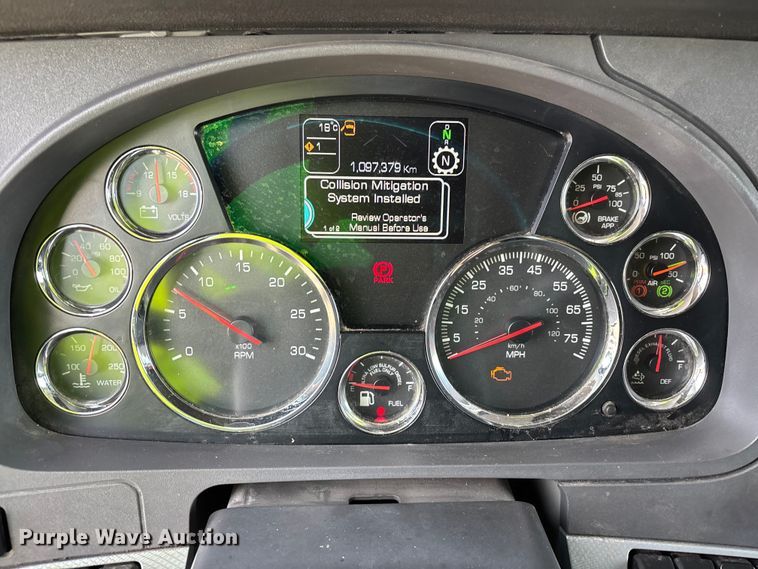 image for item YA1845 2020 Kenworth T680 semi truck