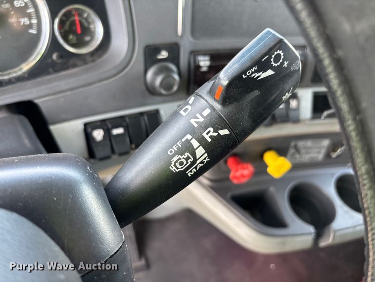 image for item YA1845 2020 Kenworth T680 semi truck