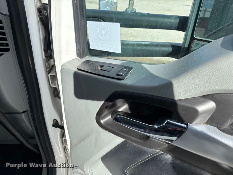 image for item YA1845 2020 Kenworth T680 semi truck