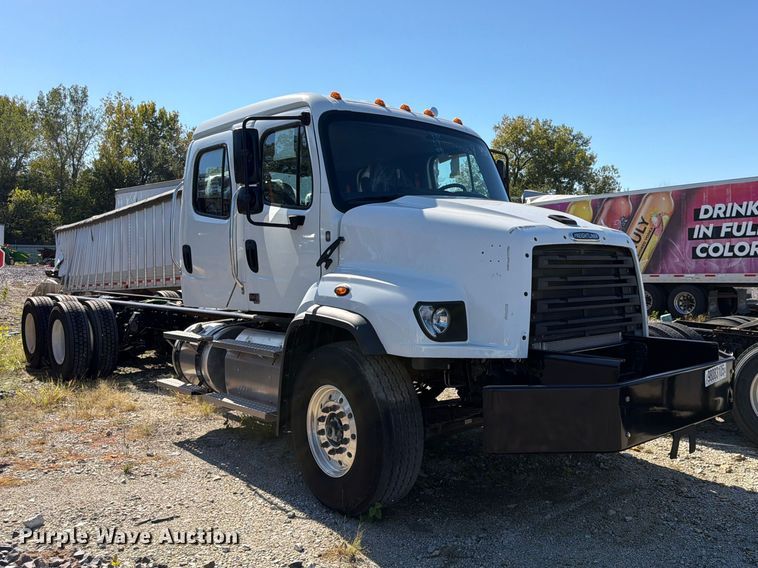 image for item YA2097 2025 Freightliner 114SD Crew Cab truck cab and chassis