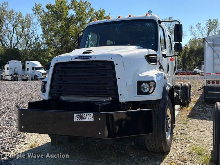 image for item YA2097 2025 Freightliner 114SD Crew Cab truck cab and chassis