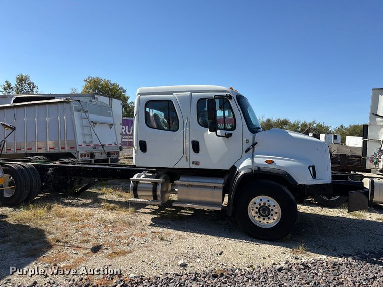 image for item YA2097 2025 Freightliner 114SD Crew Cab truck cab and chassis