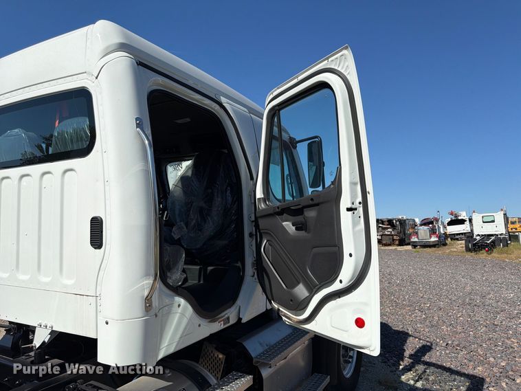 image for item YA2097 2025 Freightliner 114SD Crew Cab truck cab and chassis