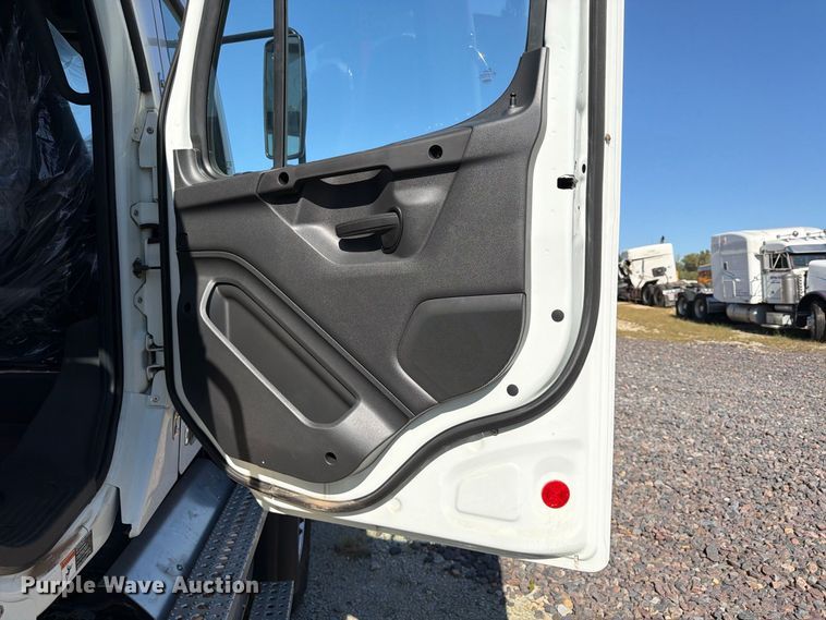 image for item YA2097 2025 Freightliner 114SD Crew Cab truck cab and chassis