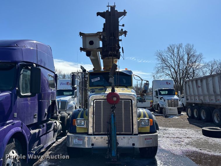 image for item YA2613 2015 Peterbilt 367 crane truck