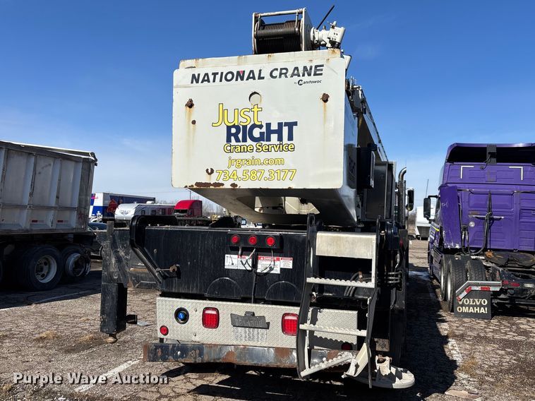 image for item YA2613 2015 Peterbilt 367 crane truck