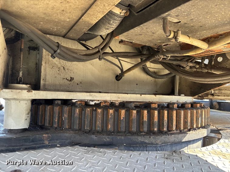 image for item YA2613 2015 Peterbilt 367 crane truck
