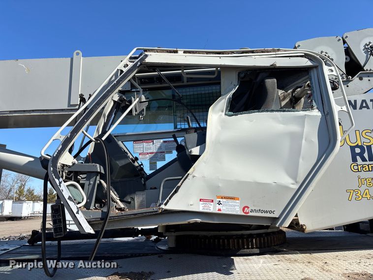 image for item YA2613 2015 Peterbilt 367 crane truck