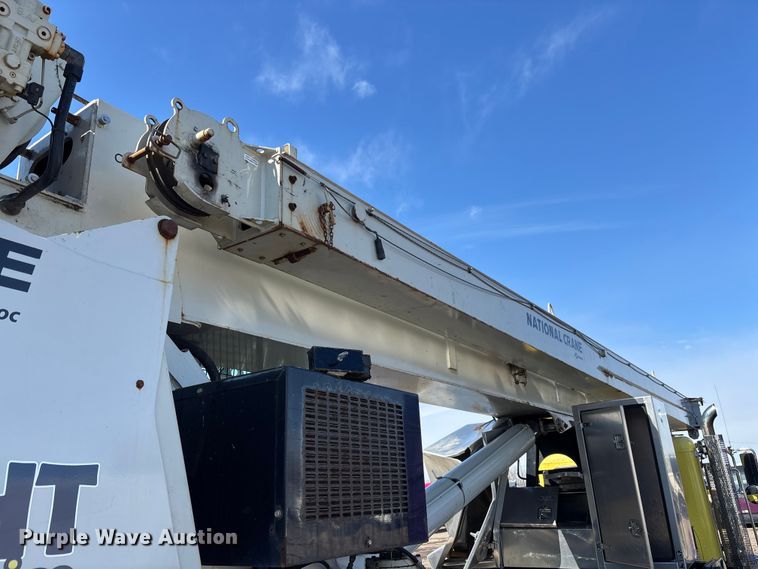 image for item YA2613 2015 Peterbilt 367 crane truck
