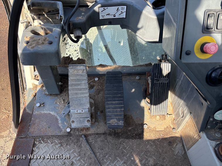 image for item YA2613 2015 Peterbilt 367 crane truck