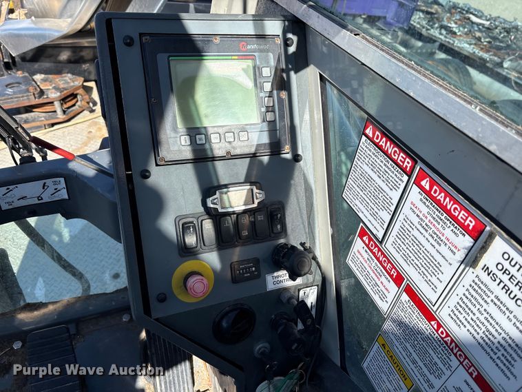 image for item YA2613 2015 Peterbilt 367 crane truck