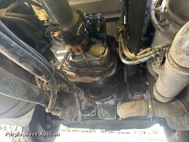 image for item YA2613 2015 Peterbilt 367 crane truck