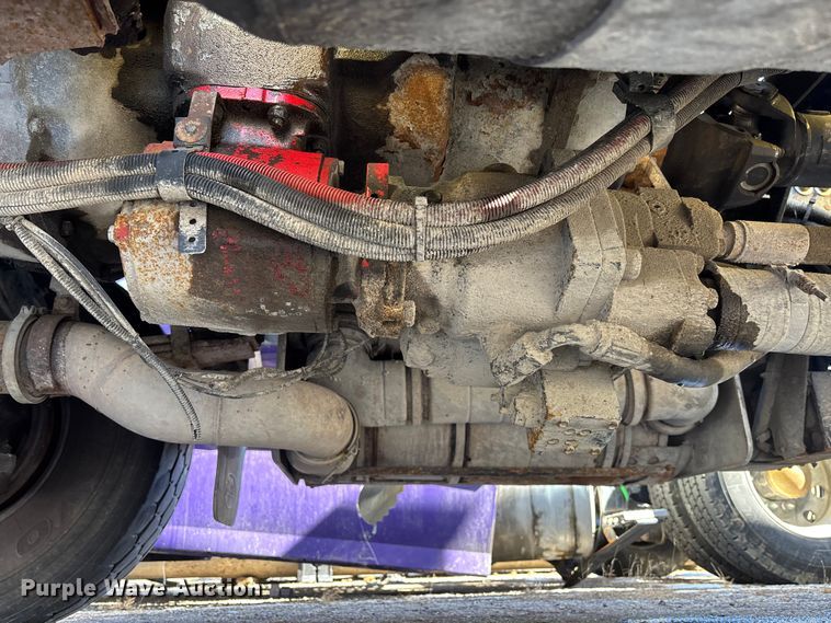 image for item YA2613 2015 Peterbilt 367 crane truck