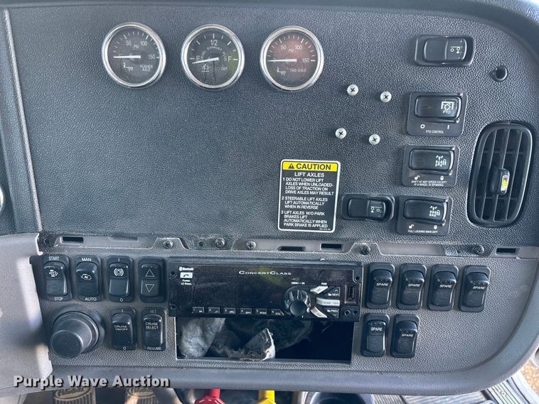 image for item YA2613 2015 Peterbilt 367 crane truck
