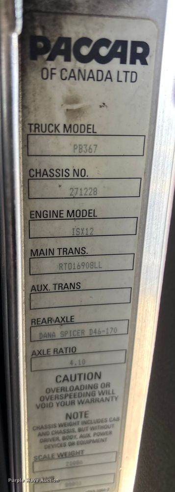 image for item YA2613 2015 Peterbilt 367 crane truck