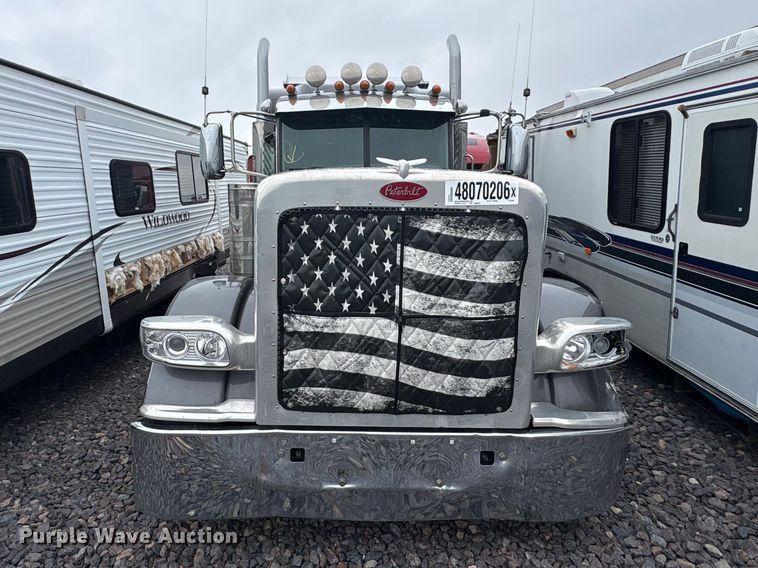image for item YA3178 2023 Peterbilt 389 semi truck