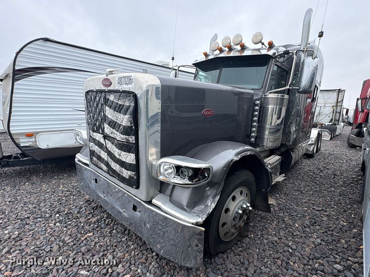 image for item YA3178 2023 Peterbilt 389 semi truck