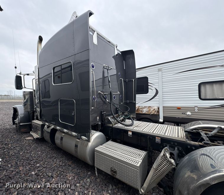 image for item YA3178 2023 Peterbilt 389 semi truck