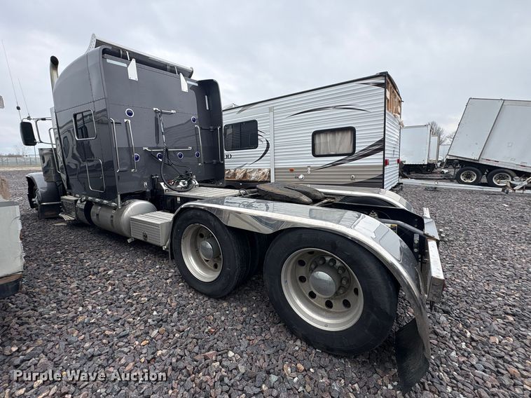 image for item YA3178 2023 Peterbilt 389 semi truck