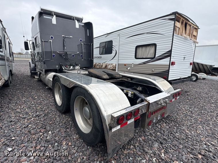 image for item YA3178 2023 Peterbilt 389 semi truck