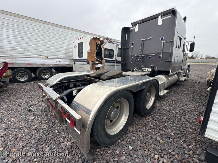 image for item YA3178 2023 Peterbilt 389 semi truck