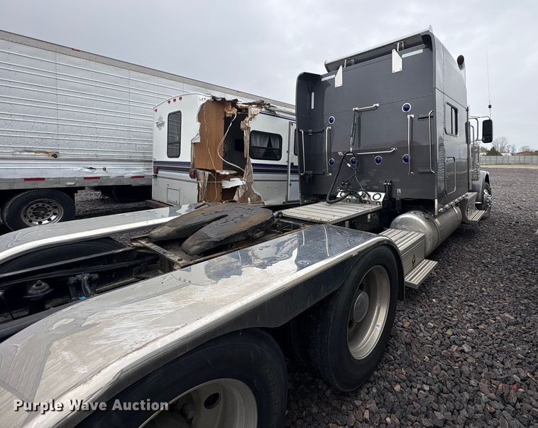 image for item YA3178 2023 Peterbilt 389 semi truck
