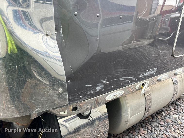 image for item YA3178 2023 Peterbilt 389 semi truck