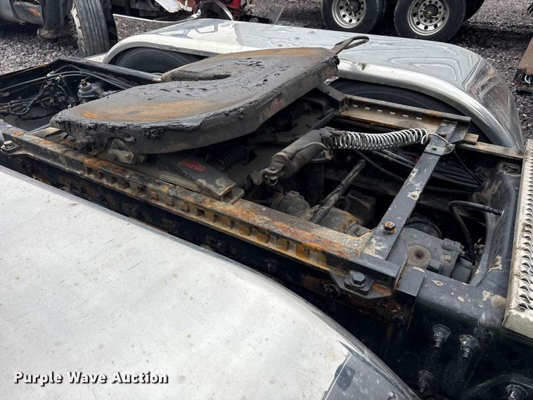 image for item YA3178 2023 Peterbilt 389 semi truck