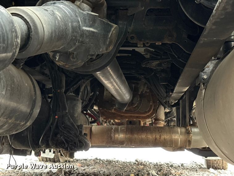 image for item YA3178 2023 Peterbilt 389 semi truck