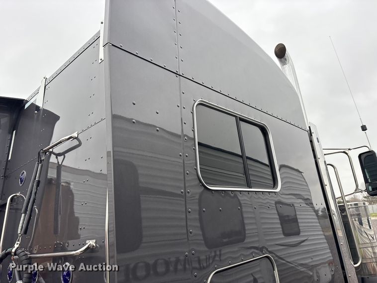 image for item YA3178 2023 Peterbilt 389 semi truck