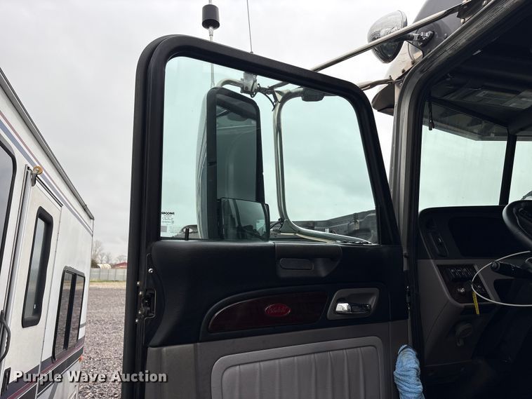 image for item YA3178 2023 Peterbilt 389 semi truck