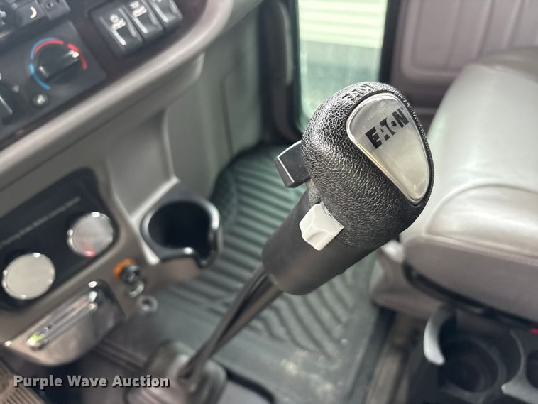 image for item YA3178 2023 Peterbilt 389 semi truck
