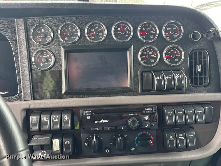 image for item YA3178 2023 Peterbilt 389 semi truck