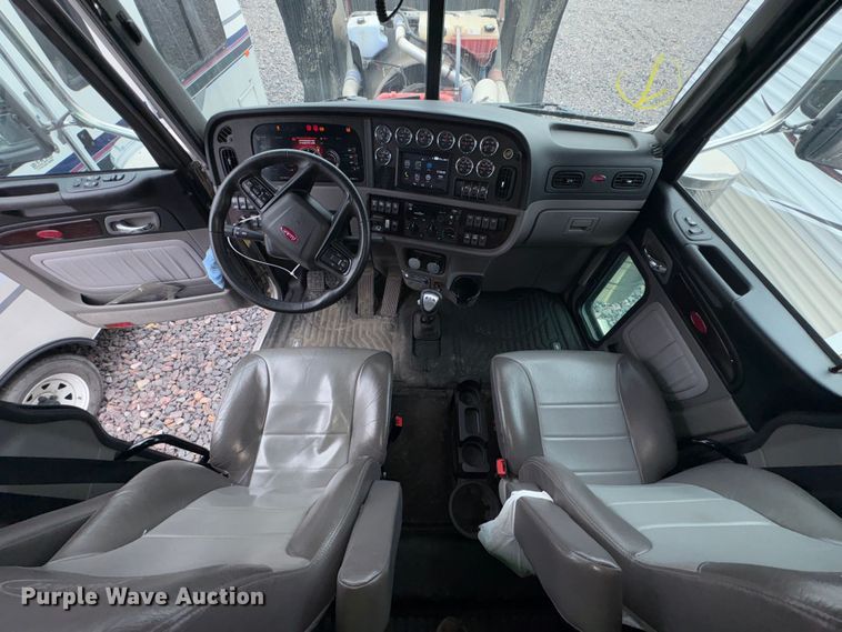 image for item YA3178 2023 Peterbilt 389 semi truck