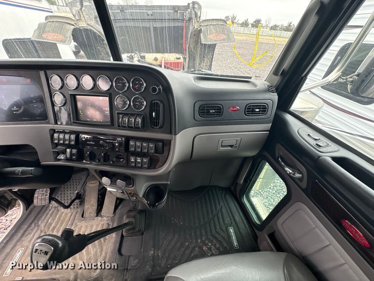 image for item YA3178 2023 Peterbilt 389 semi truck
