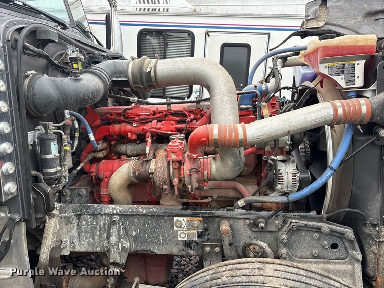 image for item YA3178 2023 Peterbilt 389 semi truck