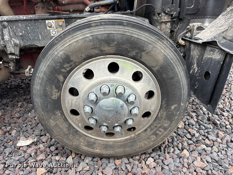 image for item YA3178 2023 Peterbilt 389 semi truck