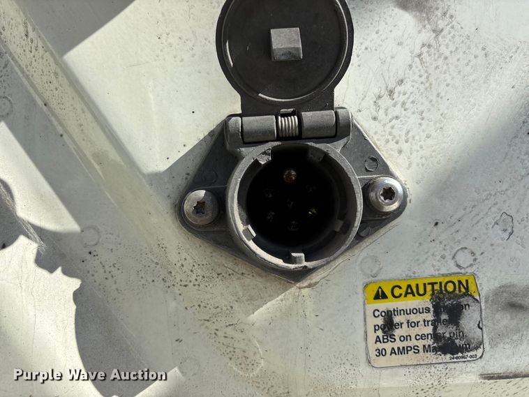 image for item YA3499 2019 Freightliner Cascadia semi truck