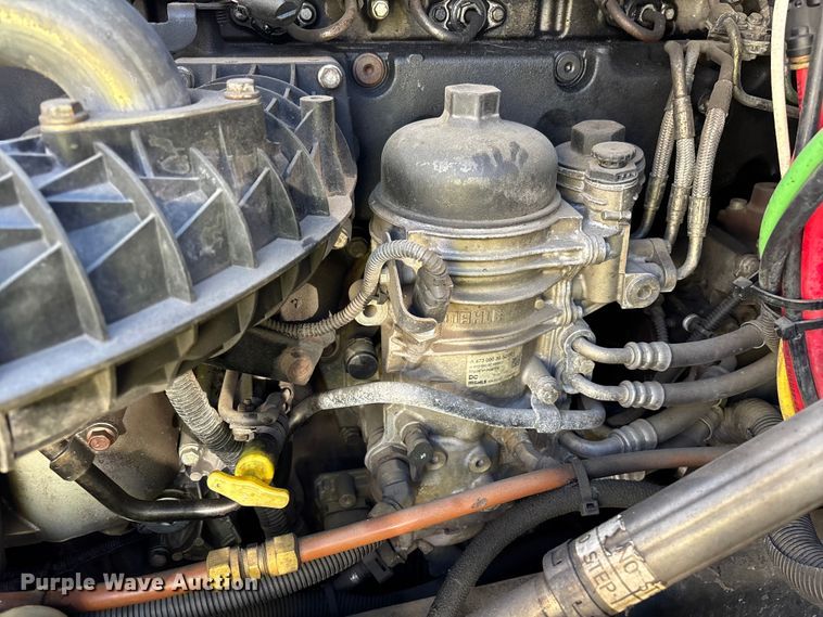 image for item YA3499 2019 Freightliner Cascadia semi truck