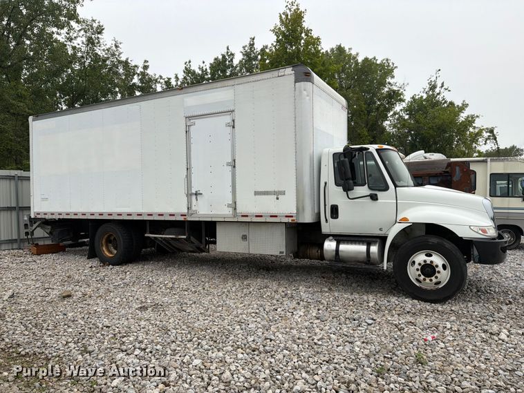 image for item YA3543 2019 International 4300 box truck