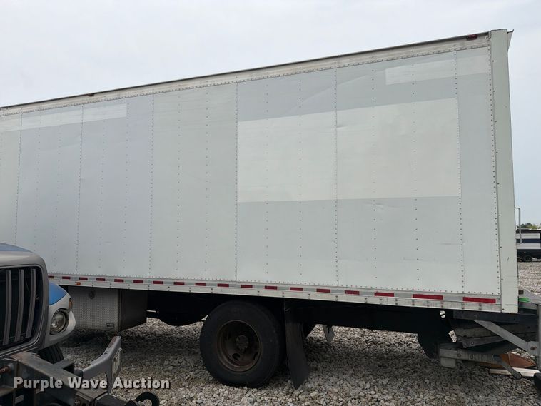 image for item YA3543 2019 International 4300 box truck