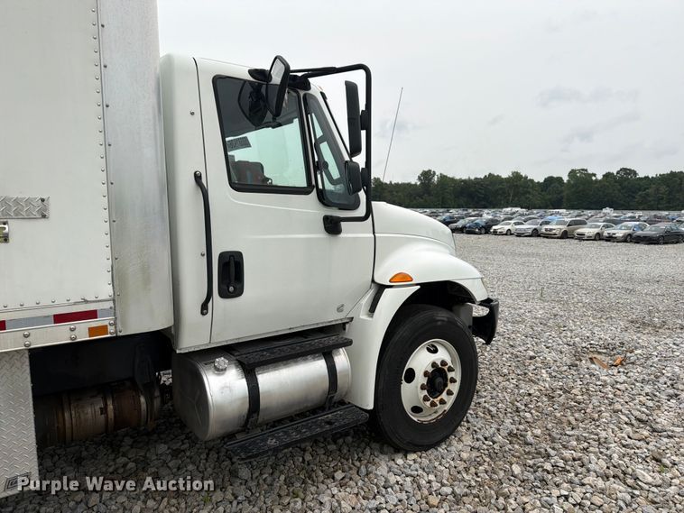 image for item YA3543 2019 International 4300 box truck