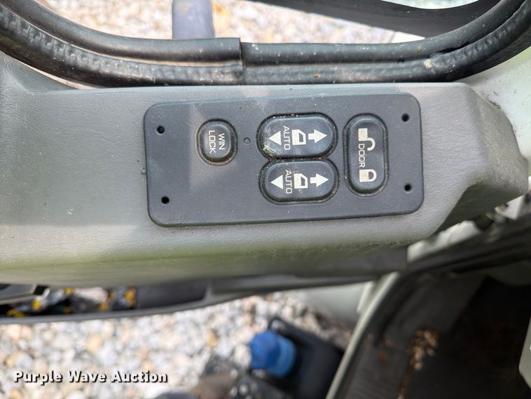 image for item YA3543 2019 International 4300 box truck