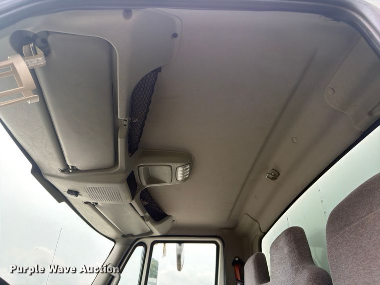 image for item YA3543 2019 International 4300 box truck