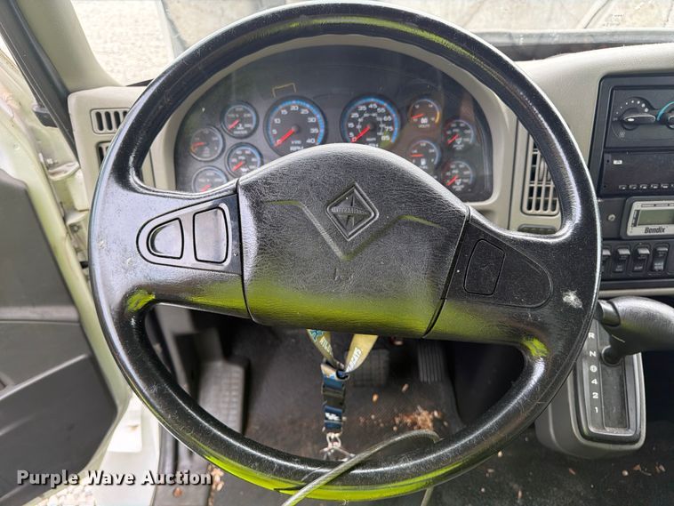 image for item YA3543 2019 International 4300 box truck