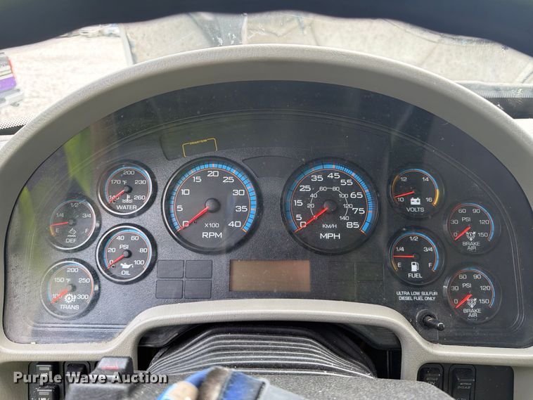 image for item YA3543 2019 International 4300 box truck