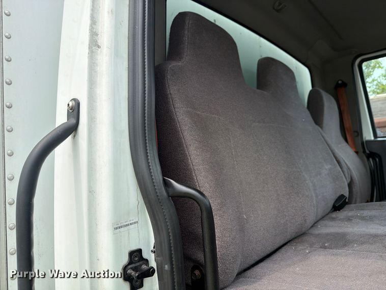 image for item YA3543 2019 International 4300 box truck