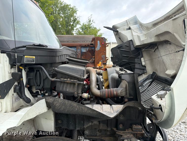 image for item YA3543 2019 International 4300 box truck